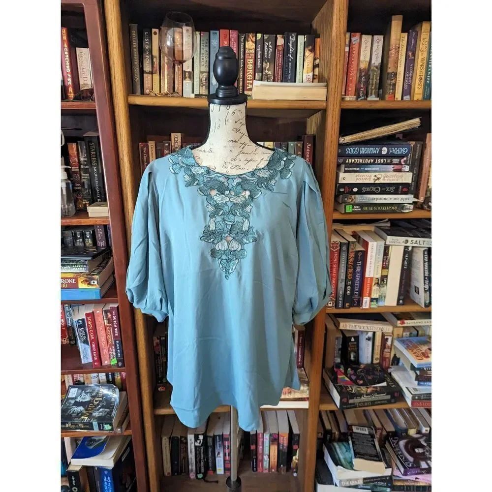 Starling reine blue blouson sleeved floral applique freedom top xs nwt